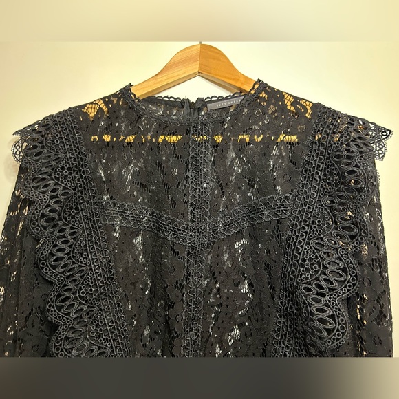 Black lace long-sleeve blouse. Size Large. Never worn. - Picture 3 of 3